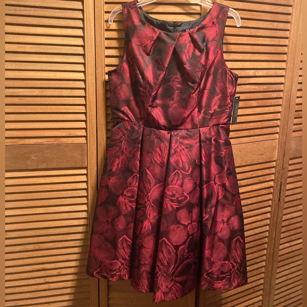 SLNY Red & Black Jacquard Floral Print Rich Tone Textured Dress